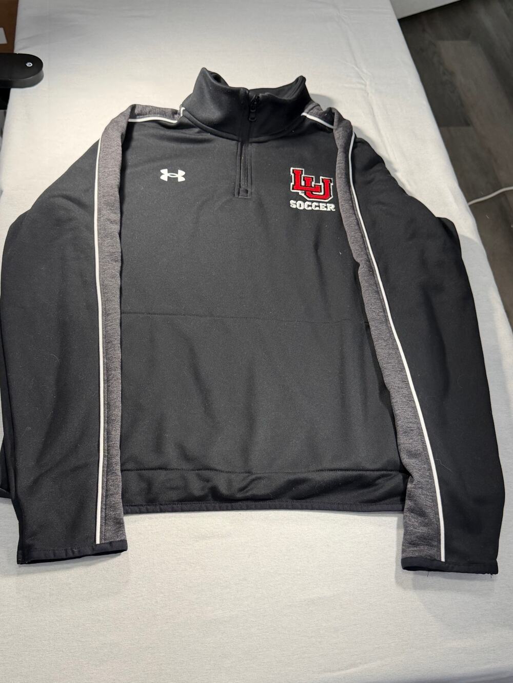 Under Armour LU Soccer Black Quarter Zip Pullover Men’s M